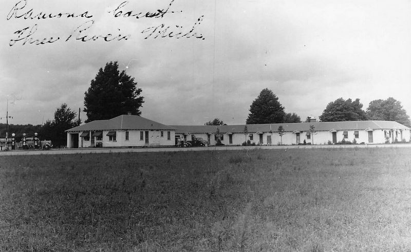 Ramona Court Motel - Old Postcard (newer photo)